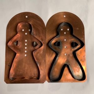 Village by Pfaltgraff 100% Cu Ginger Bread Couple